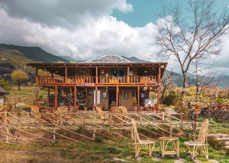 Bir Billing - Cozy cafes and local cuisine