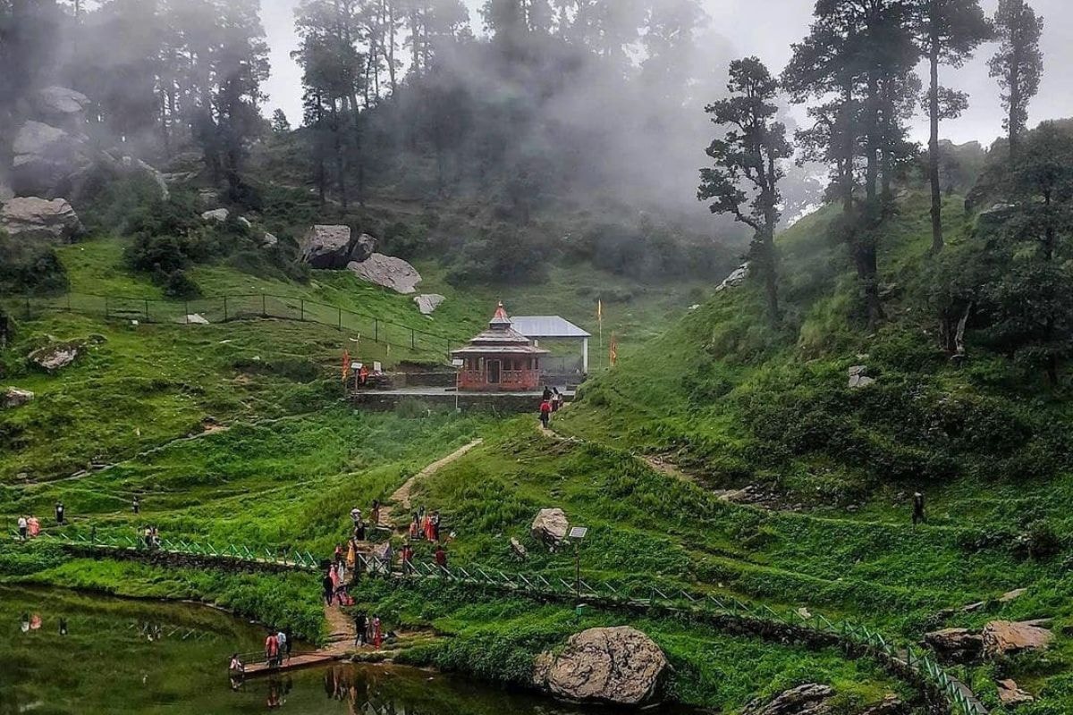 Tirthan Valley terraced hills and river views in Kullu